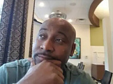 Michael Eze из г. Abuja знакомится для серьёзных отношений