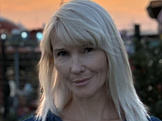 Елена из Орска знакомится для серьёзных отношений