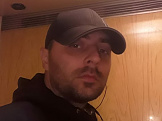 Артем из Екатеринбурга знакомится для серьёзных отношений